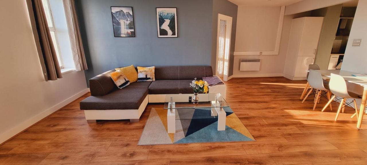 Modern And Spacious Swansea Centre Apartment Eksteriør bilde